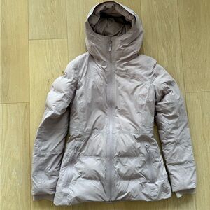 Lululemon Athletica Mauve Jacket. Size 6